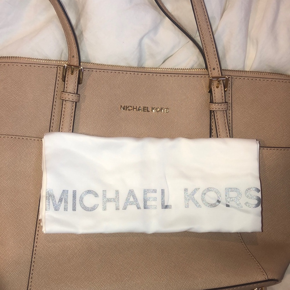 Michael Kors Jet Set Top-Zip Saffiano Leather Tote